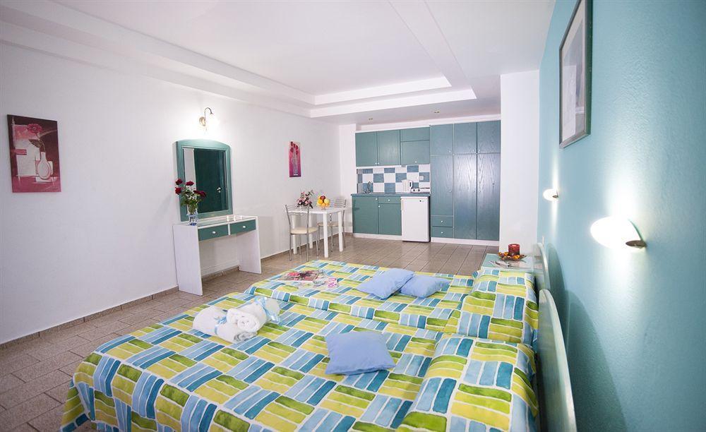 Theoni Apartments Malia Esterno foto